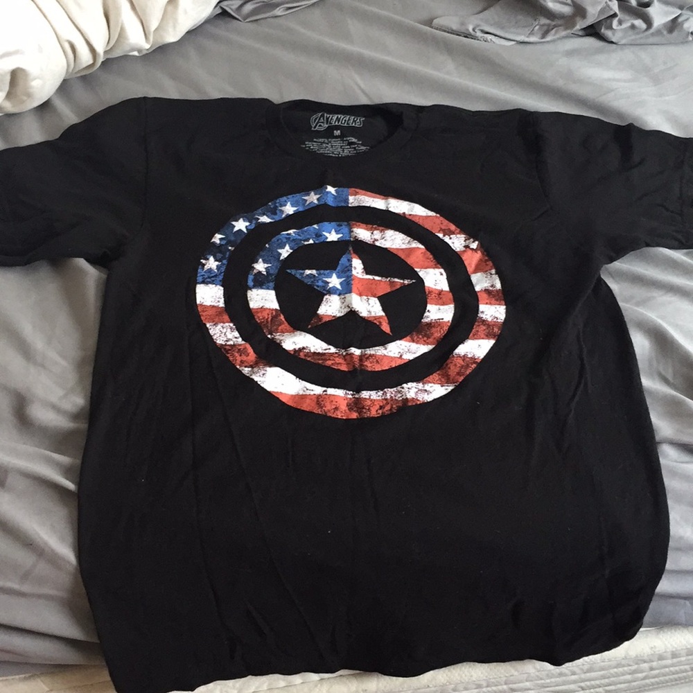 Men’s Size M Shirt - Captain America